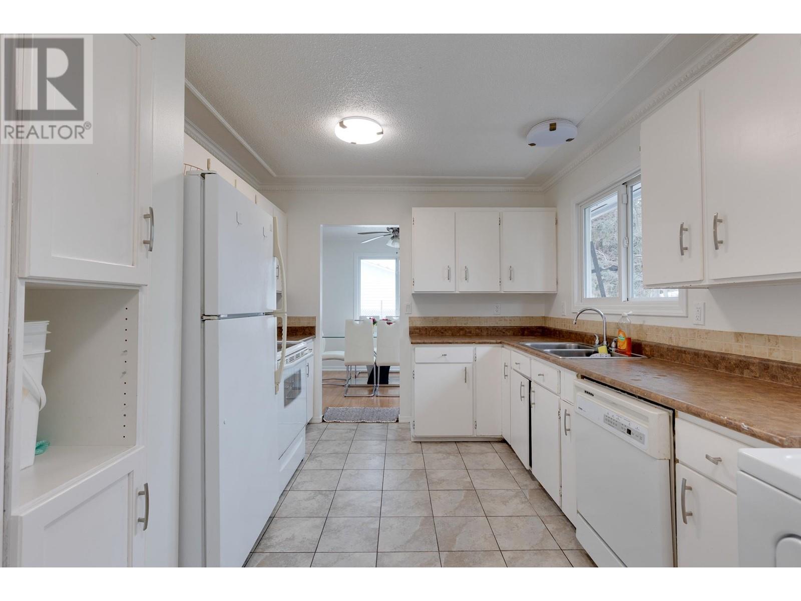 242 Fern Crescent, Prince George, British Columbia V2N 1J6 - Photo 11 - R2971151