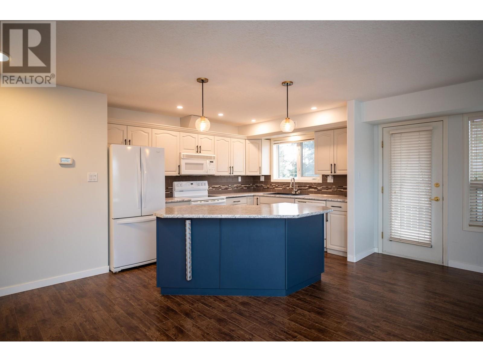 106 1693 6th Avenue, Prince George, British Columbia  V2L 3N5 - Photo 2 - R2976351