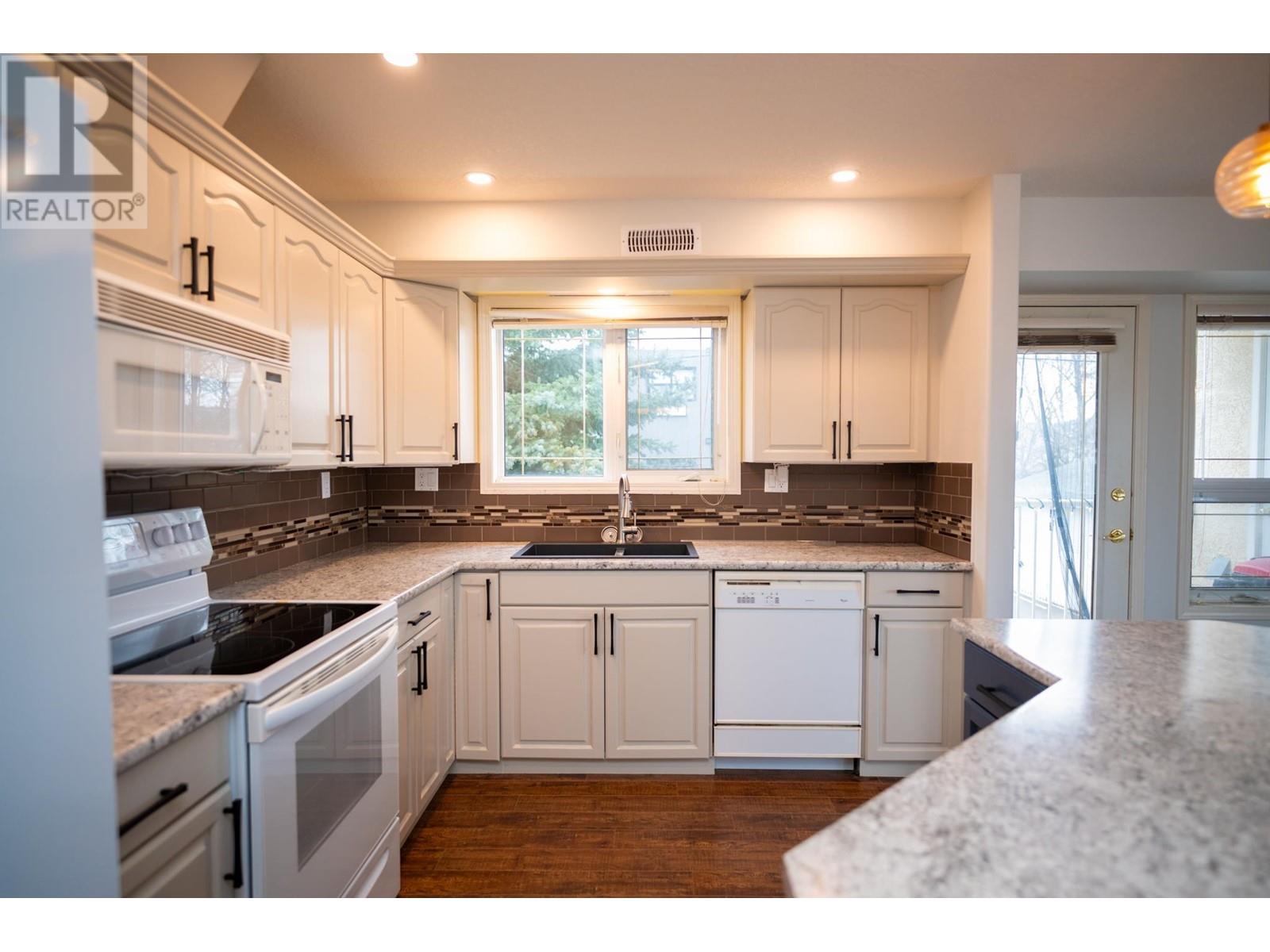 106 1693 6th Avenue, Prince George, British Columbia  V2L 3N5 - Photo 4 - R2976351