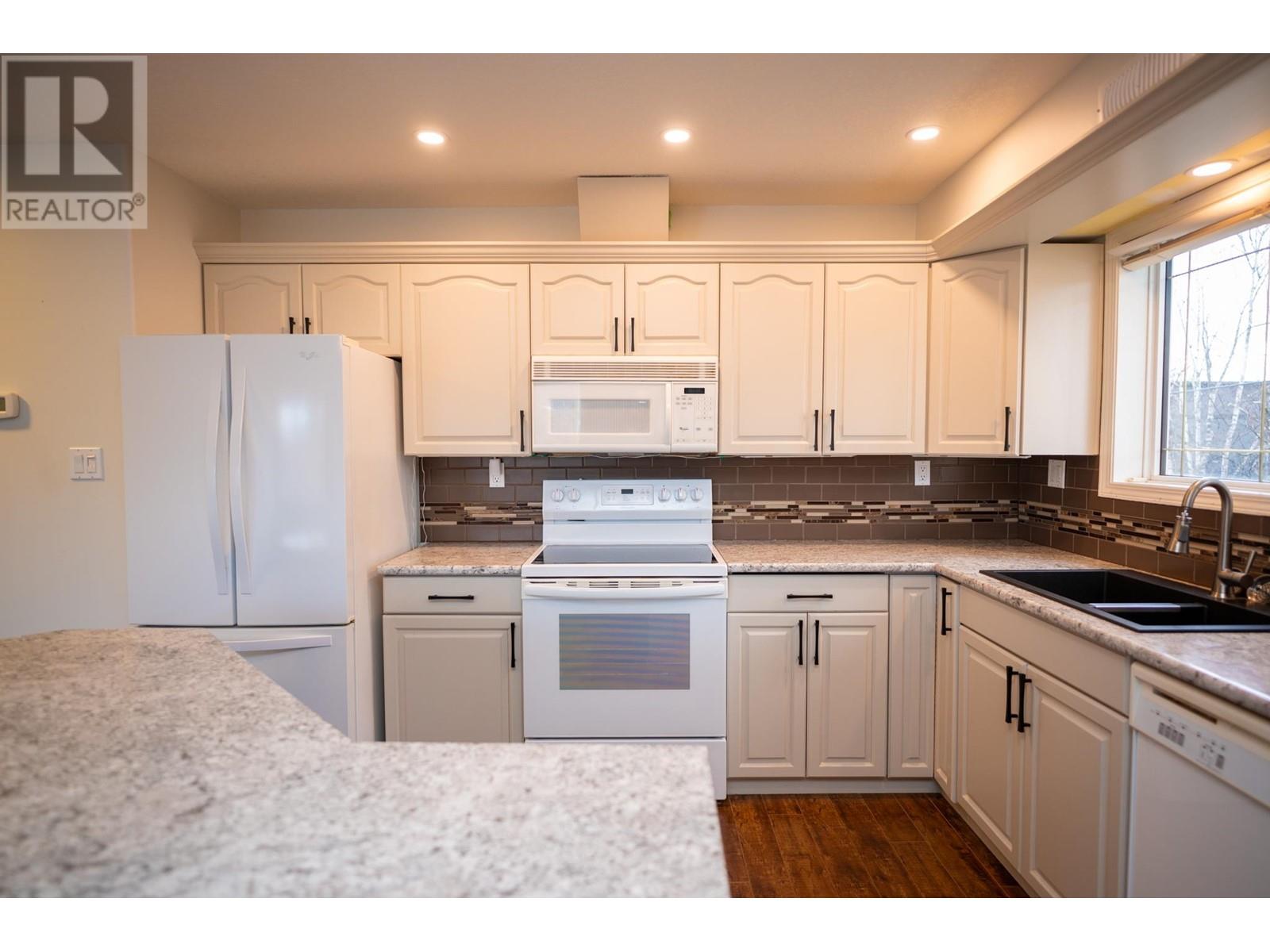 106 1693 6th Avenue, Prince George, British Columbia  V2L 3N5 - Photo 5 - R2976351
