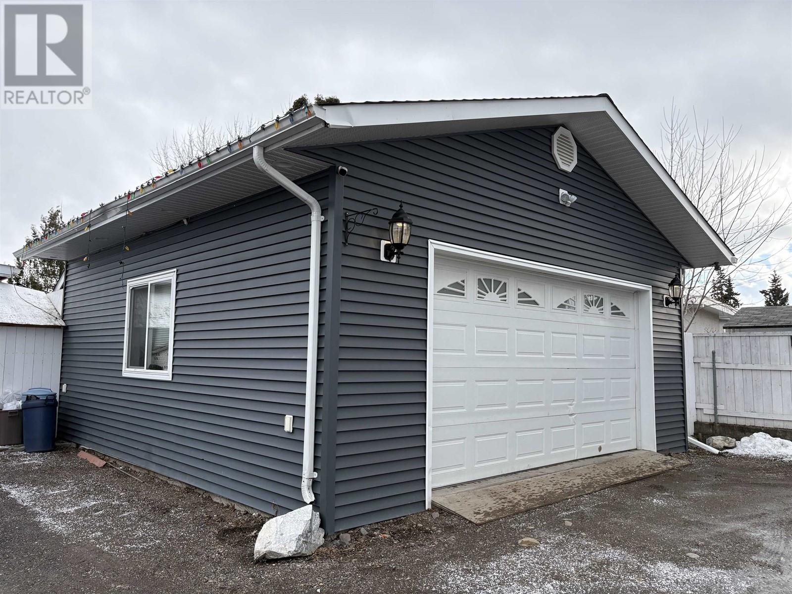 297 Lyon Street, Prince George, British Columbia  V2M 3K9 - Photo 2 - R2976397