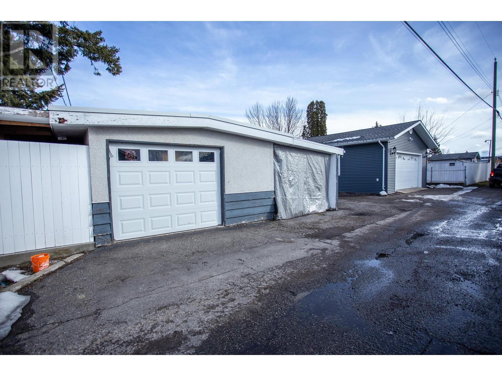 297 Lyon Street, Prince George, British Columbia  V2M 3K9 - Photo 3 - R2976397